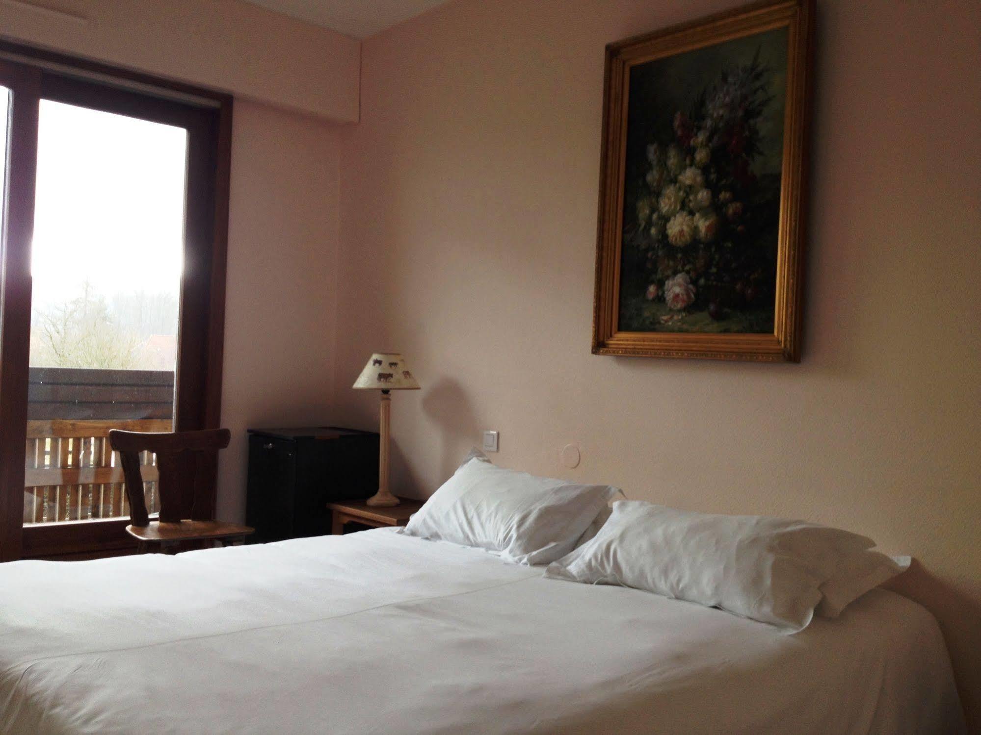 Hotel Les Cigognes Abreschviller Esterno foto