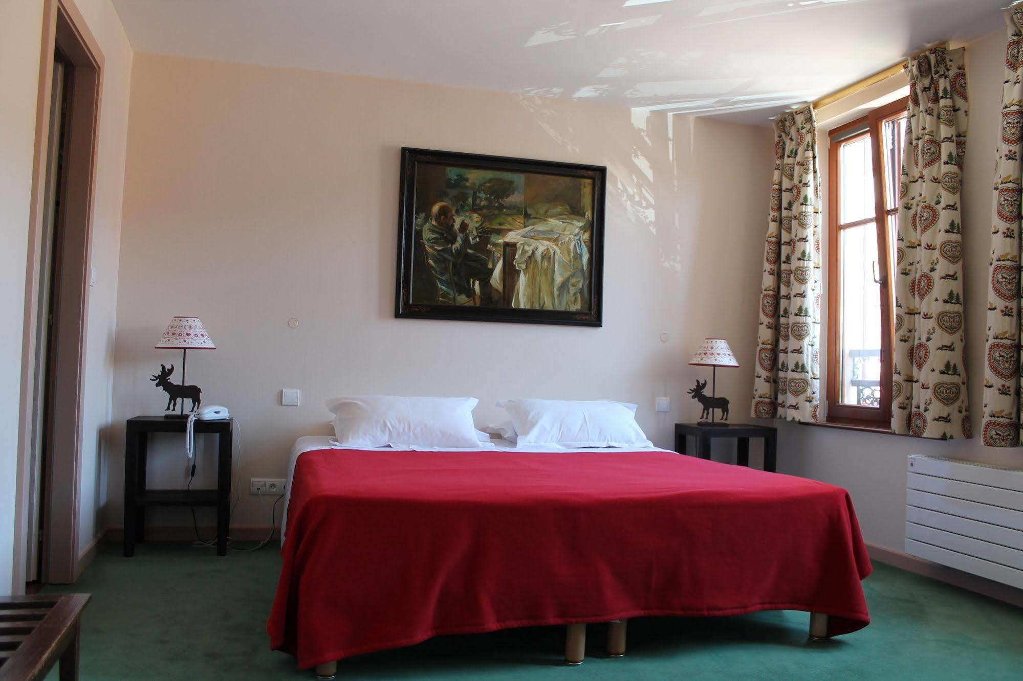 Hotel Les Cigognes Abreschviller Esterno foto
