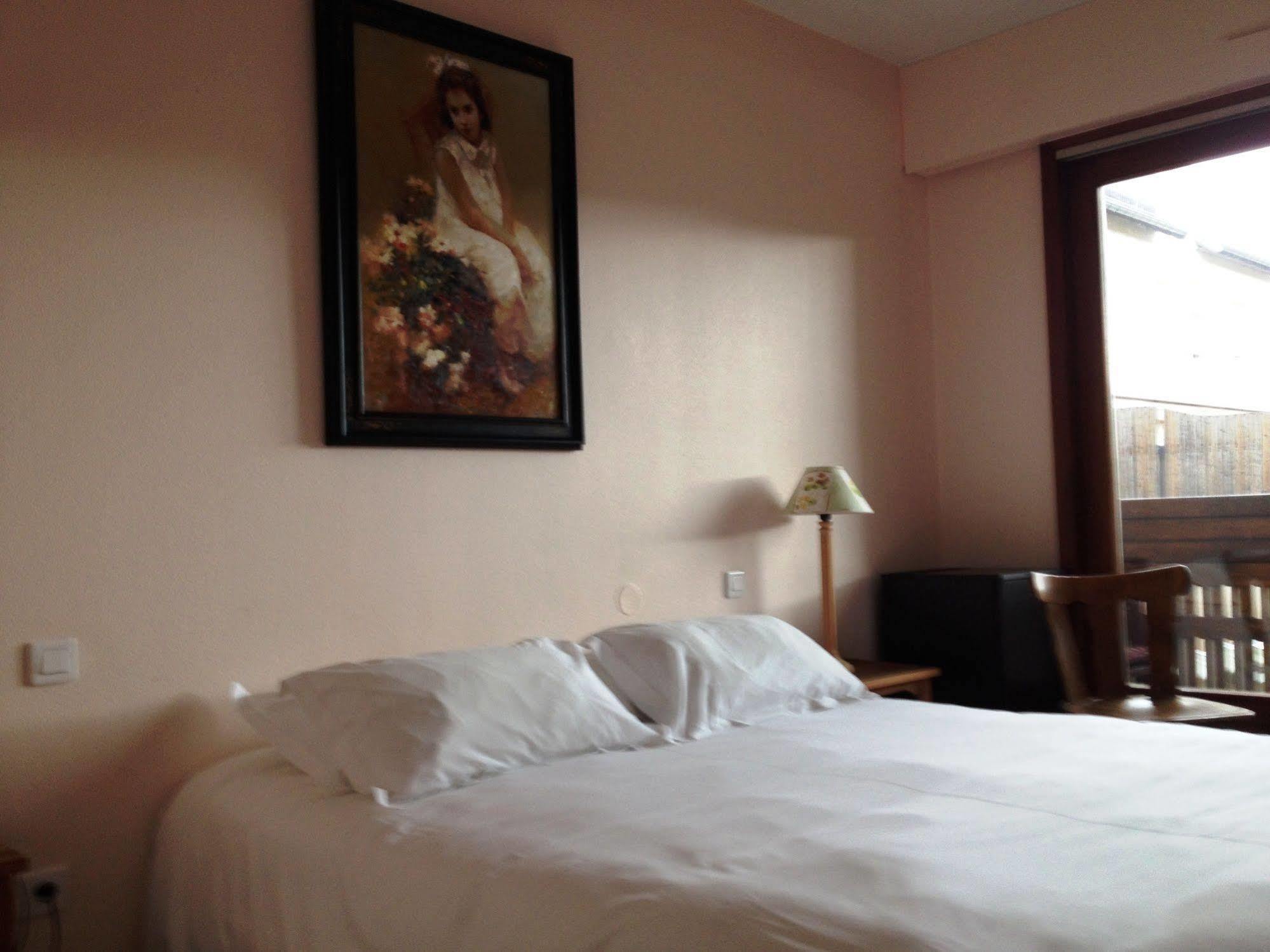 Hotel Les Cigognes Abreschviller Esterno foto